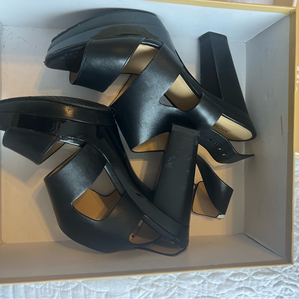 Michael Kors woman, sandals